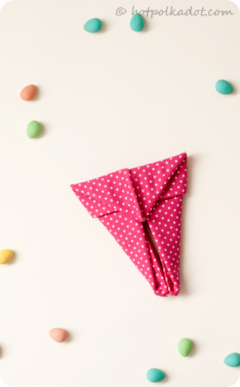 Learn how to fold your own bunny napkins just in time for Easter via @Lindsey {Hot Polka Dot}hotpolkadot.